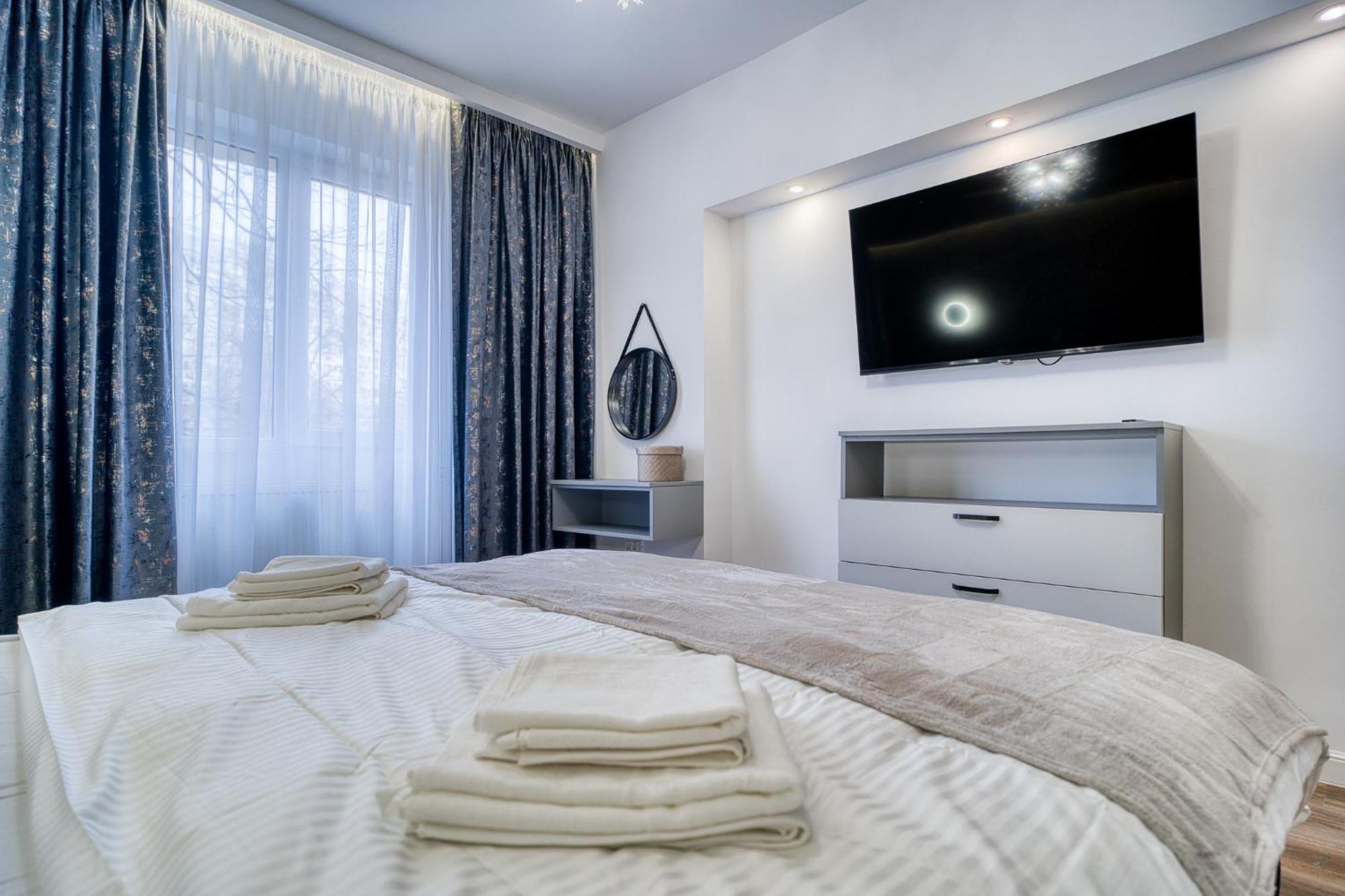 City Chic Retreat: Newly Renovated 1Br Apartment Bukarest Exteriör bild