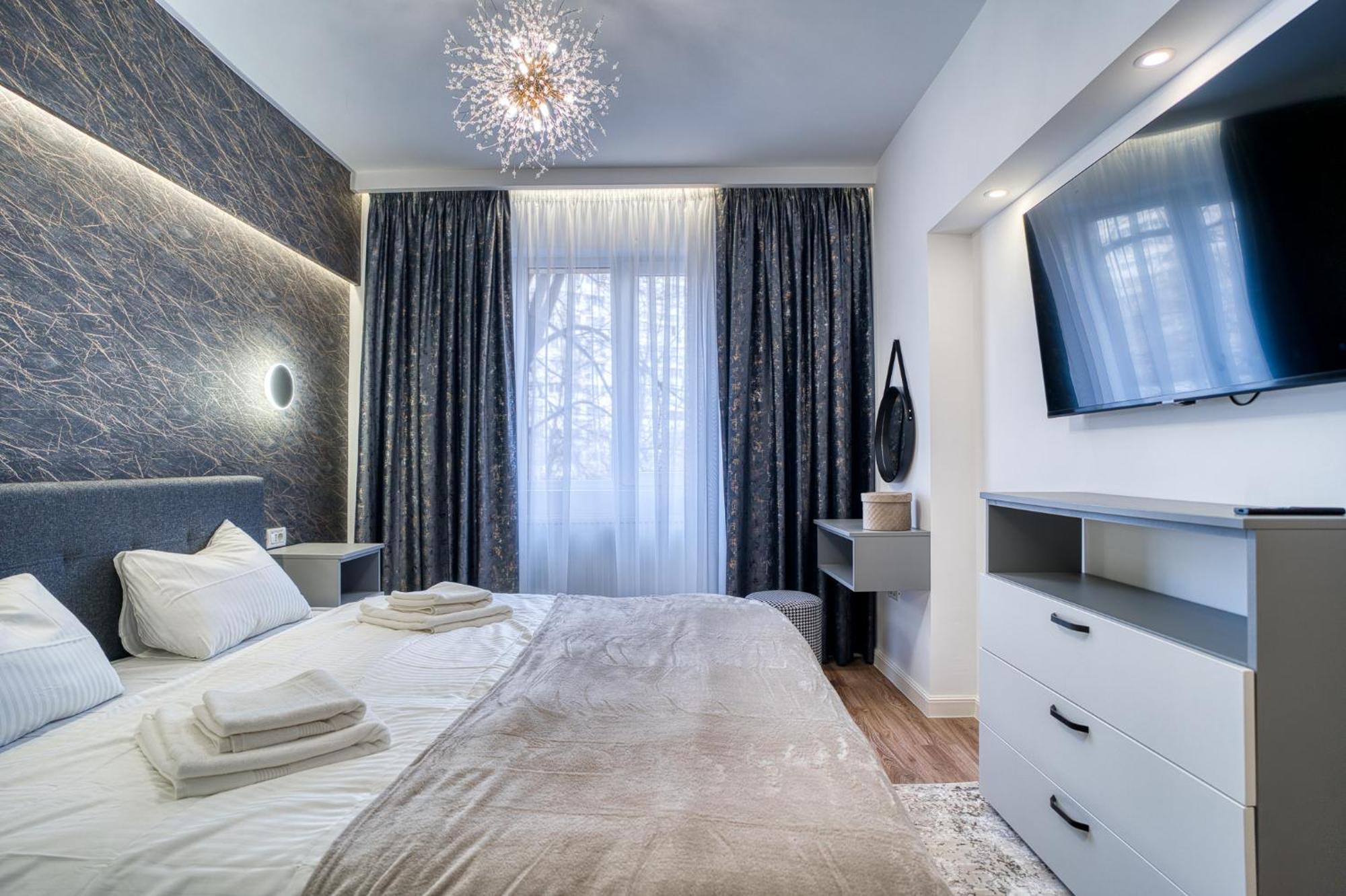 City Chic Retreat: Newly Renovated 1Br Apartment Bukarest Exteriör bild