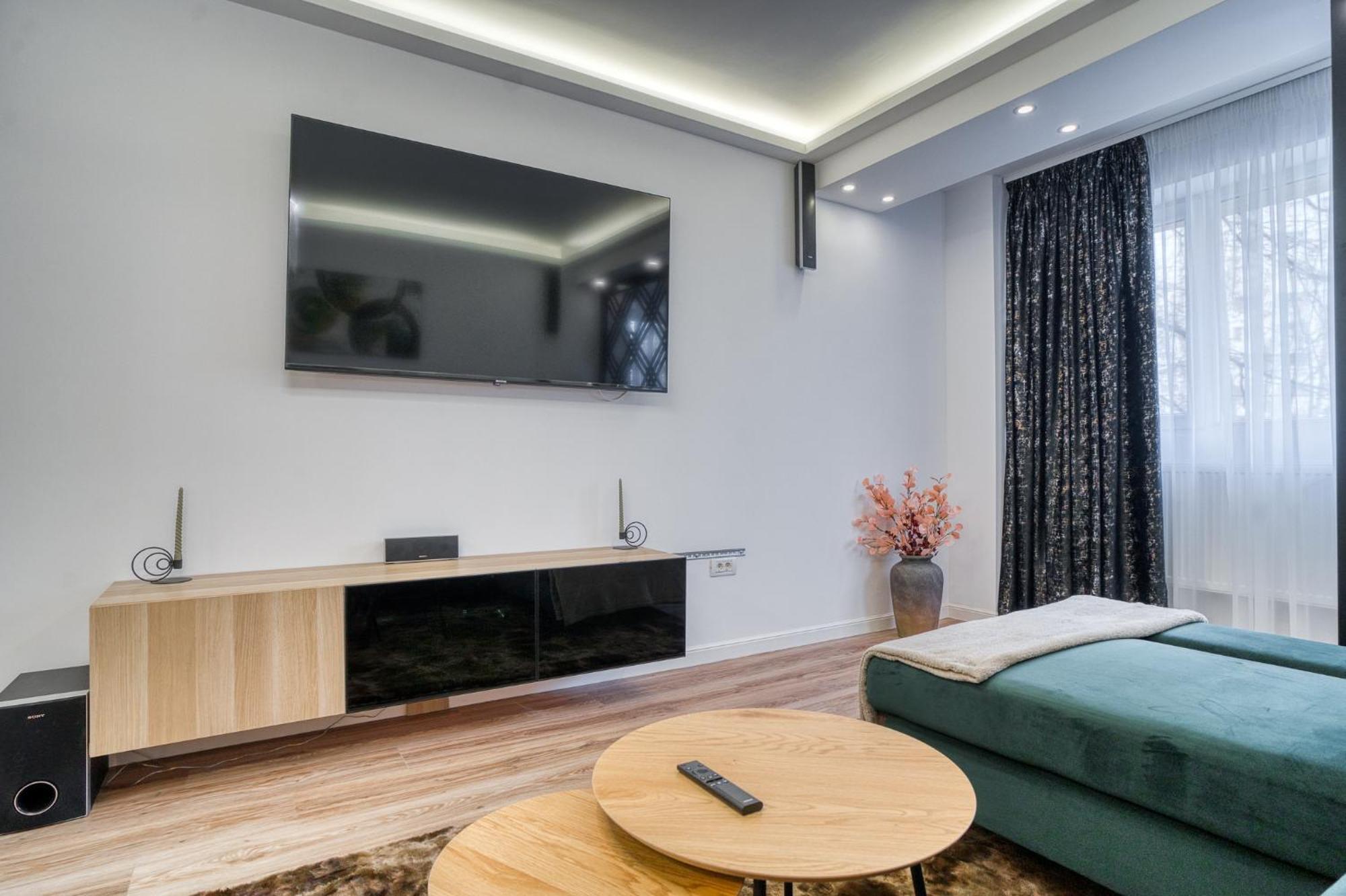 City Chic Retreat: Newly Renovated 1Br Apartment Bukarest Exteriör bild