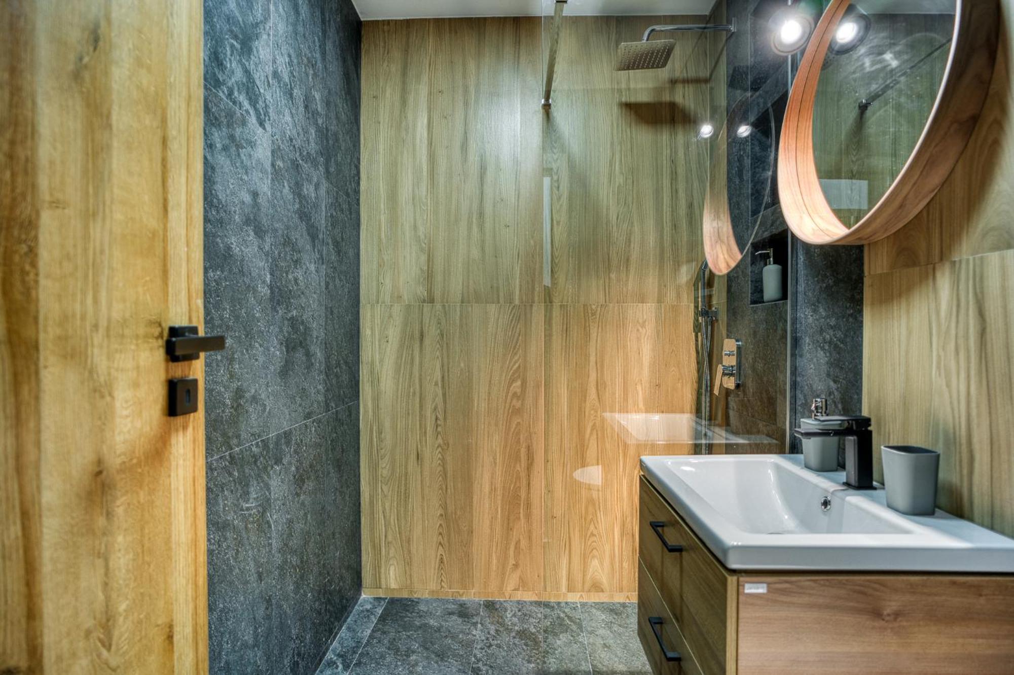City Chic Retreat: Newly Renovated 1Br Apartment Bukarest Exteriör bild