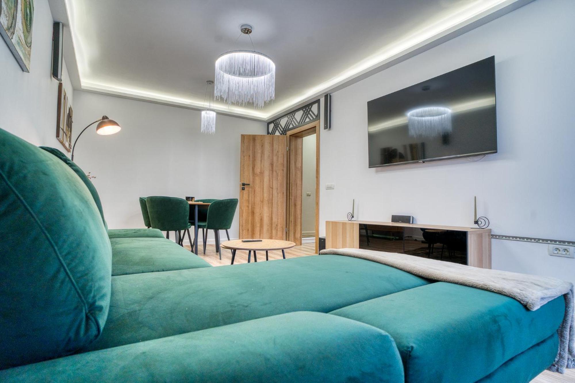 City Chic Retreat: Newly Renovated 1Br Apartment Bukarest Exteriör bild