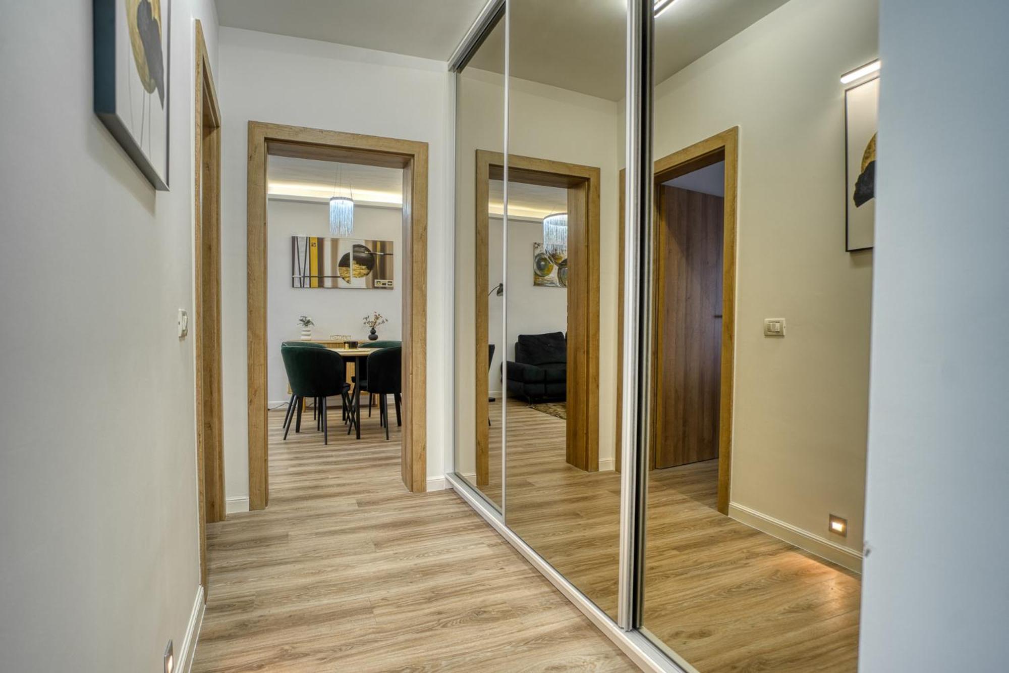 City Chic Retreat: Newly Renovated 1Br Apartment Bukarest Exteriör bild
