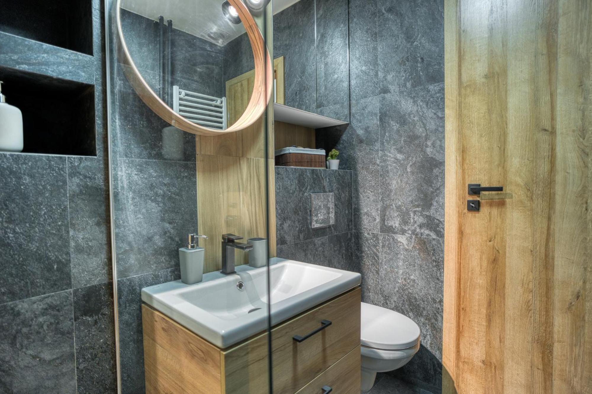 City Chic Retreat: Newly Renovated 1Br Apartment Bukarest Exteriör bild